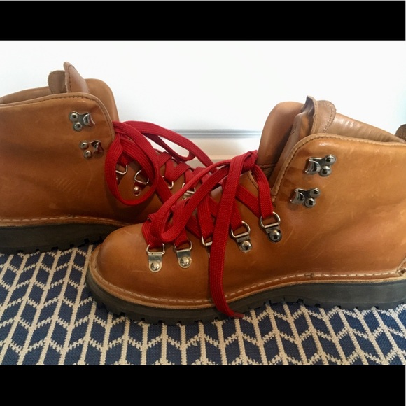 Danner Mtn Light Cascade (7.5 W) (Pending Sale) - Picture 4 of 8